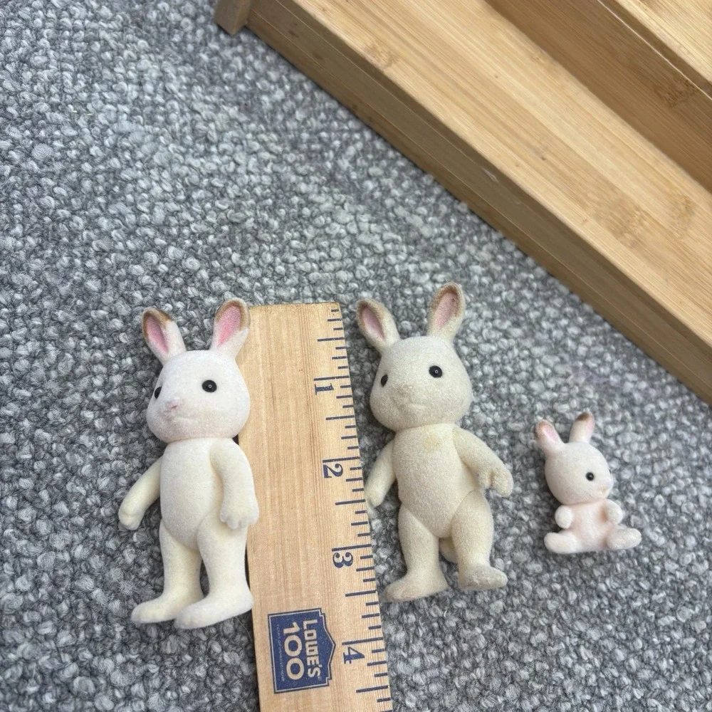 Sylvanian Families Calico Critters Chocolate Rabbit Family VTG Disc